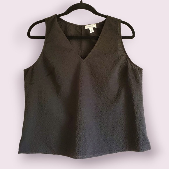 Nordstrom Tops - Nordstrom Black Sleeveless V Neck Blouse Textured Top Women's Size L